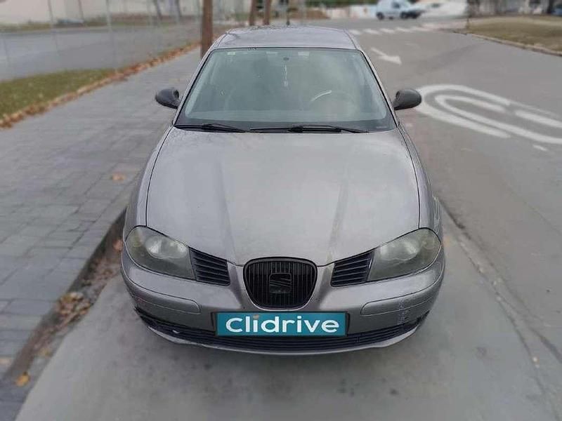 Usado Seat Ibiza Reference 64 CV (47 kW) 2004 Gris Utilitario
