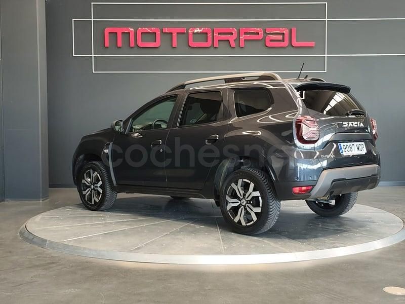 Usado Dacia Duster Journey 131 CV (96 kW) 2023 Gris / plata SUV