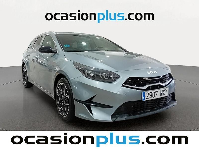Usado Kia Ceed Style 101 CV (74 kW) 2025 Plateado Utilitario
