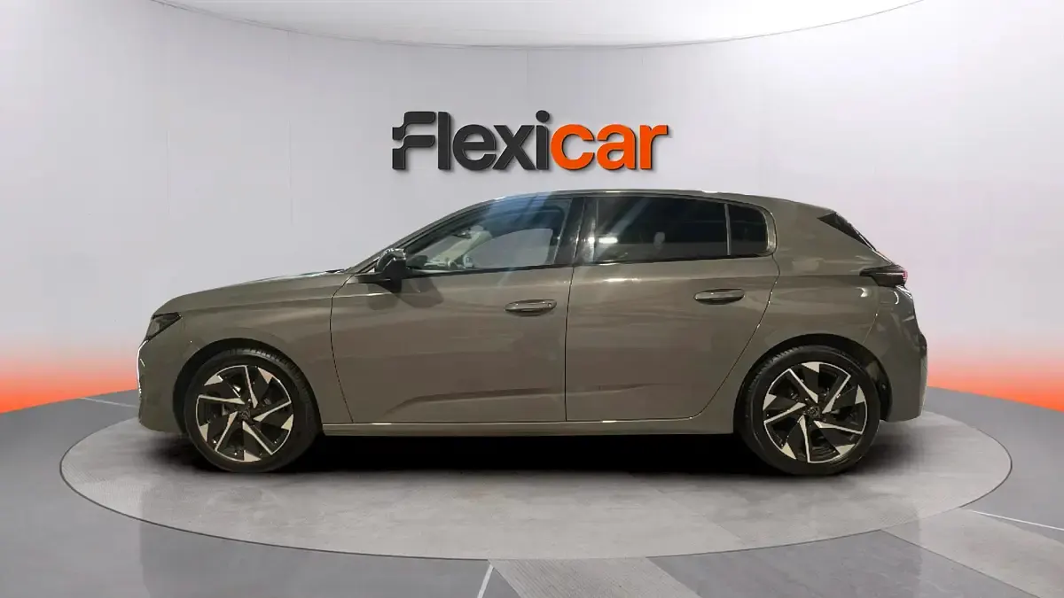 Usado Peugeot 308 Allure 131 CV (96 kW) 2024 Gris Berlina