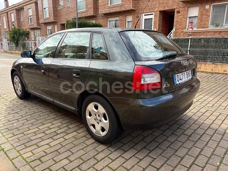 Usado Audi A3 Ambiente 150 CV (110 kW) 2001 Marrón Berlina