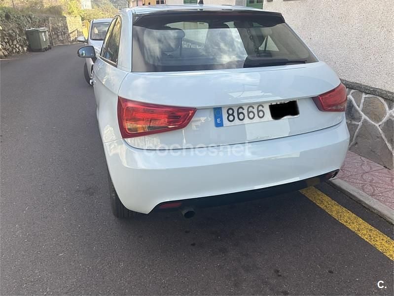 Usado Audi A1 Attraction 86 CV (63 kW) 2012 Azul Berlina