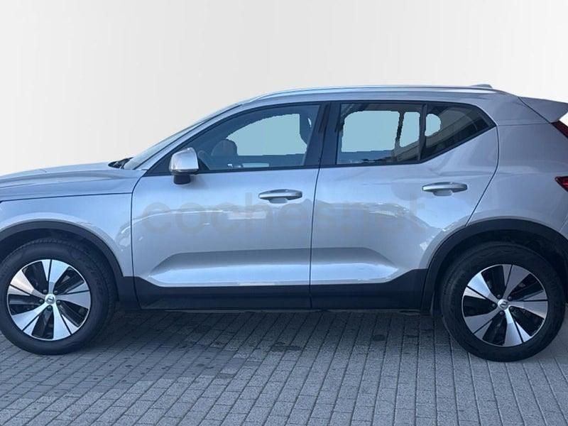 Begagnad Volvo XC40 Core 163 HK (119 kW) 2024 Grå SUV