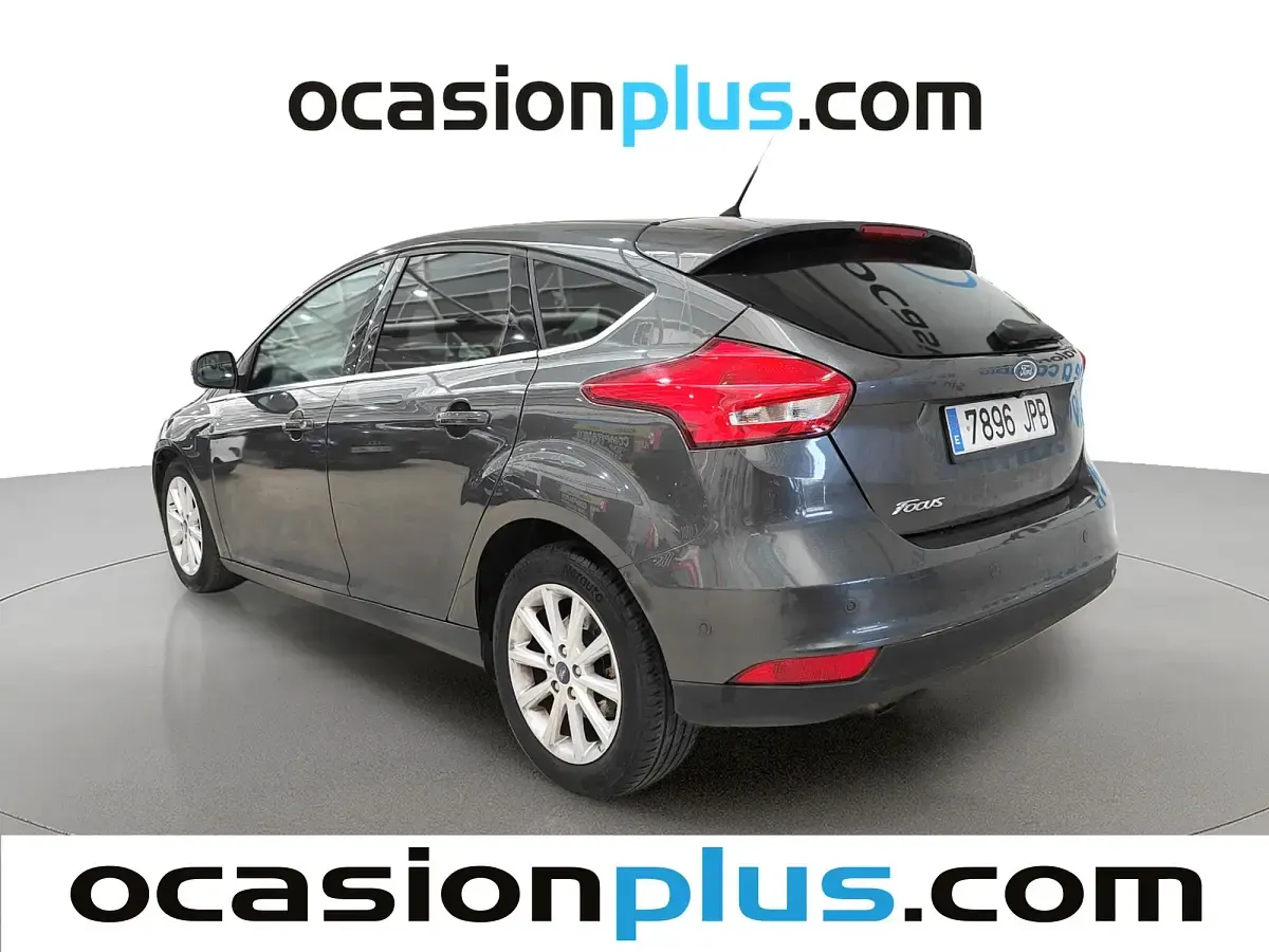 Usado Ford Focus Titanium 120 CV (88 kW) 2016 Gris Utilitario