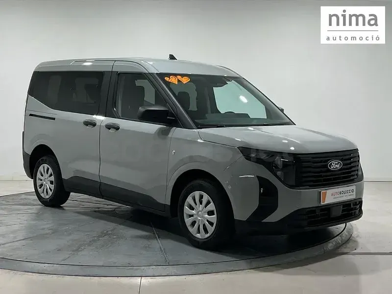 Usado Ford Tourneo Courier Trend 125 CV (91 kW) 2024 Gris / plata Monovolumen