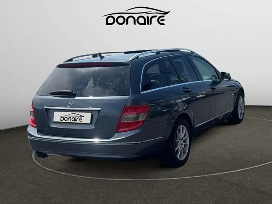Usado Mercedes C180 156 CV (114 kW) 2009 Gris Familiar