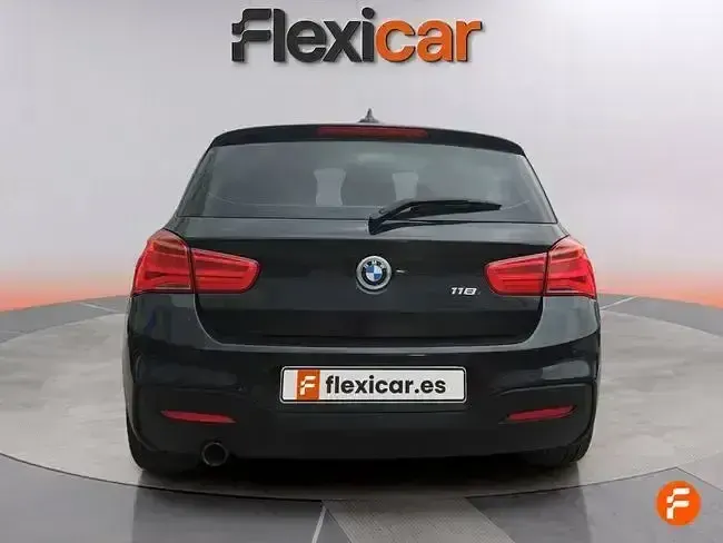 Usado BMW 118 136 CV (100 kW) 2018 Negro Utilitario