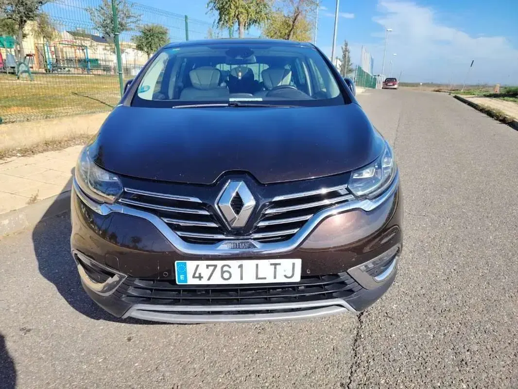 Usado Renault Espace Initiale Paris 160 CV (117 kW) 2016 Marrón Monovolumen