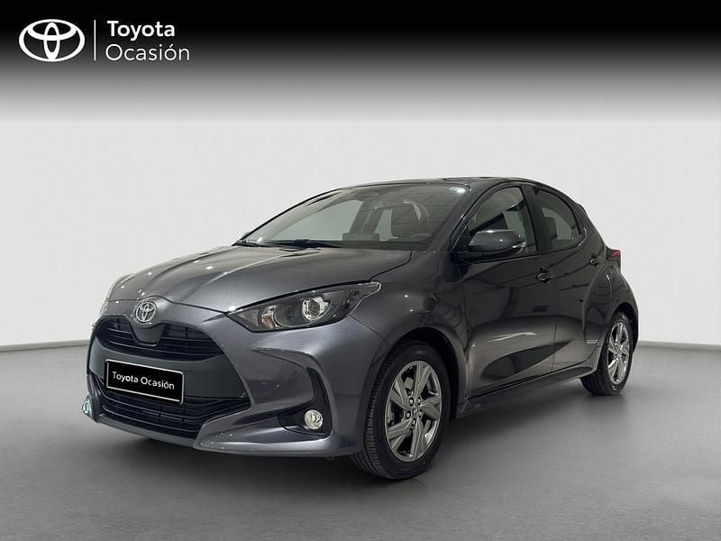 Gris Usado 2024 Toyota Yaris Active | 20.900 € (Precio justo) - Imagen 1/4