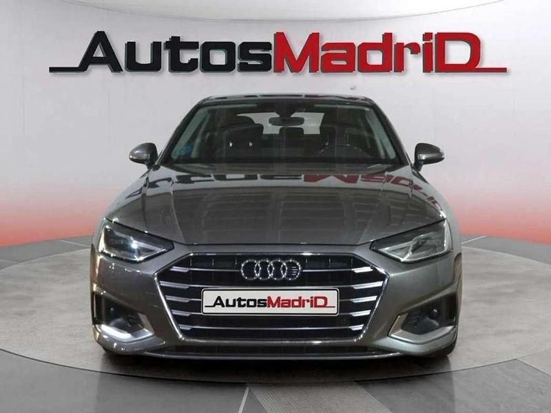 Usado Audi A4 Advanced Plus 165 CV (121 kW) 2020 Gris / plata Berlina
