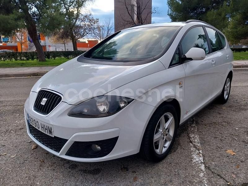 Usado Seat Altea Reference 105 CV (77 kW) 2011 Blanco Monovolumen