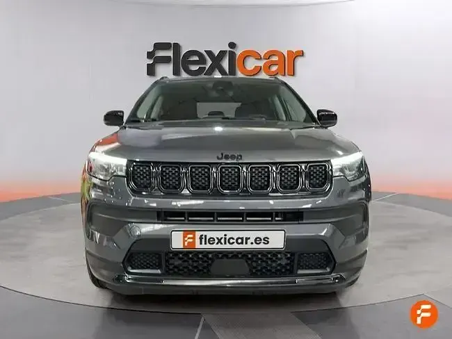 Usado Jeep Compass Night Eagle 130 CV (95 kW) 2022 Gris SUV