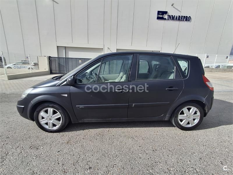 Usado Renault Scénic II 105 CV (77 kW) 2006 Negro Monovolumen