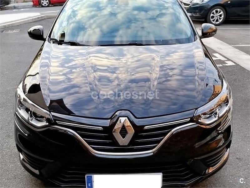 Usado Renault Mégane GrandTour LIMITED 115 CV (84 kW) 2020 Negro Familiar