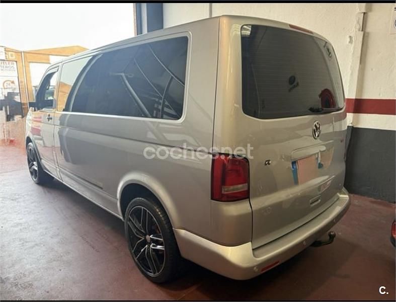 Usado VW Caravelle Comfortline 140 CV (102 kW) 2012 Gris / plata Monovolumen