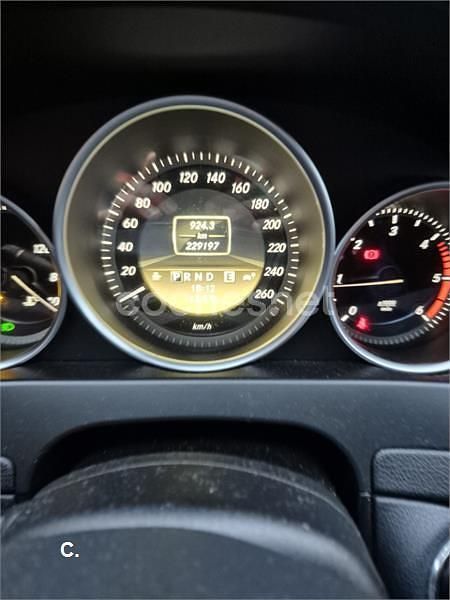 Usado Mercedes C200 Elegance 136 CV (100 kW) 2012 Blanco Berlina