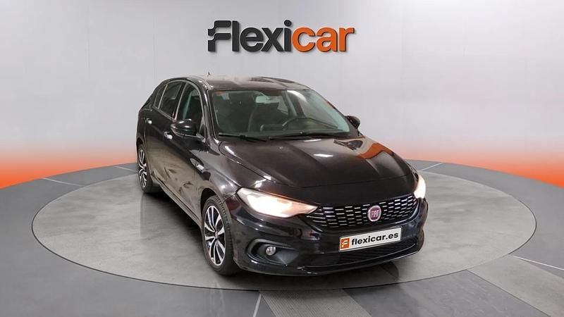 Usado Fiat Tipo Lounge 95 CV (69 kW) 2016 Negro Berlina