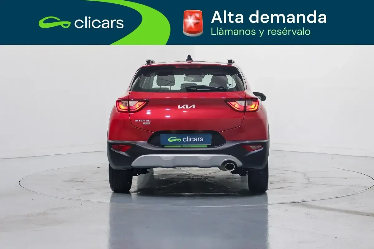 Usado Kia Stonic 101 CV (74 kW) 2025 Rojo SUV