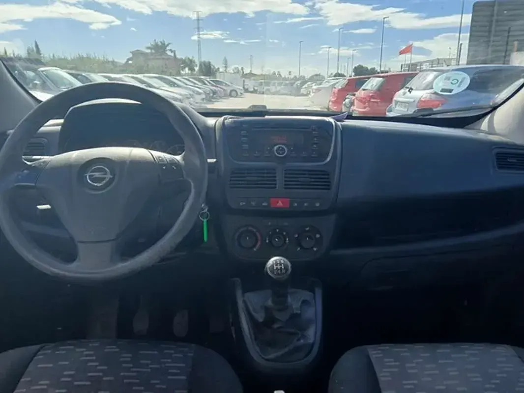 Usado Opel Combo Expression 95 CV (69 kW) 2018 Blanco Monovolumen