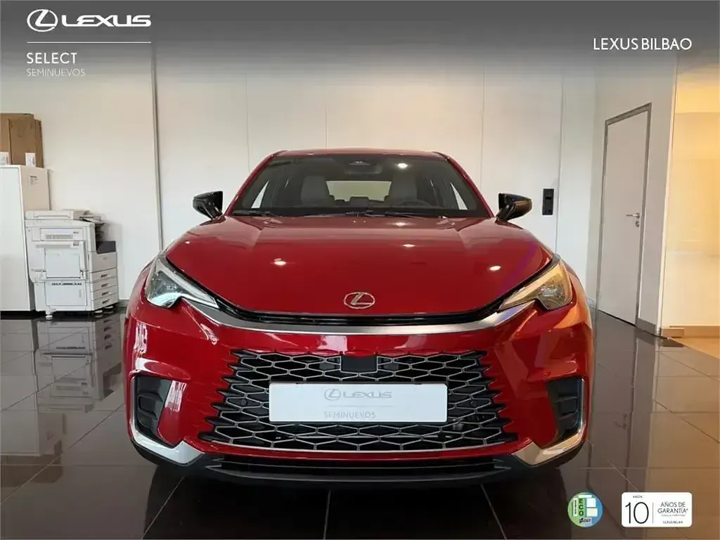 Usado Lexus LBX 136 CV (100 kW) 2026 Rojo SUV