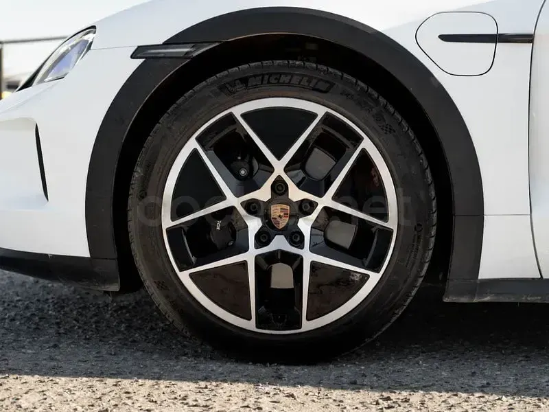 Usado Porsche Taycan Cross Turismo 300 kW (408 CV) 2025 Eléctrico Familiar