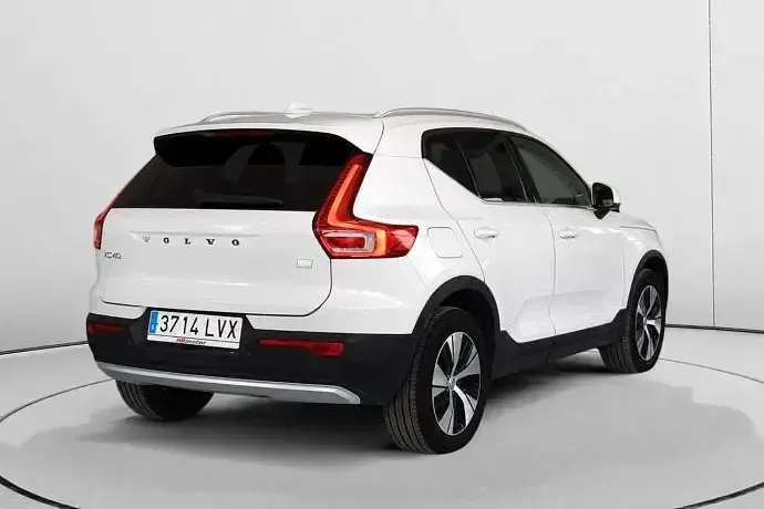 Usado Volvo XC40 Core 211 CV (155 kW) 2022 SUV