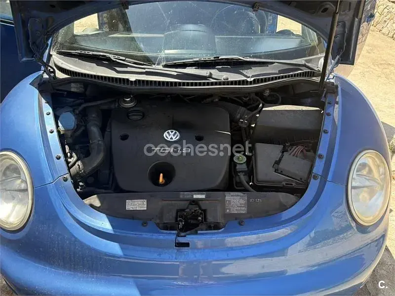 Usado VW New Beetle 90 CV (66 kW) 2000 Azul Utilitario