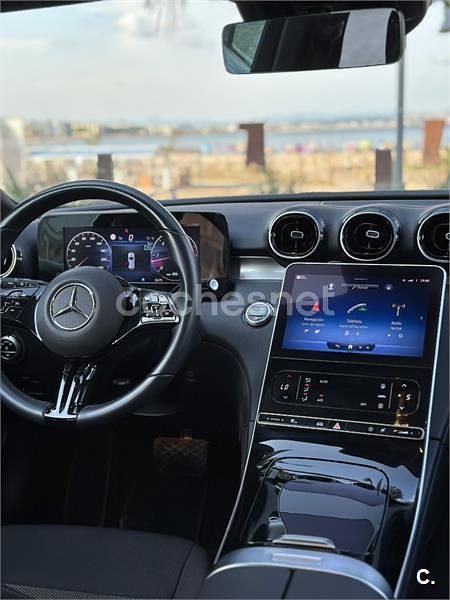 Usado Mercedes C200 163 CV (119 kW) 2022 Gris / plata Familiar