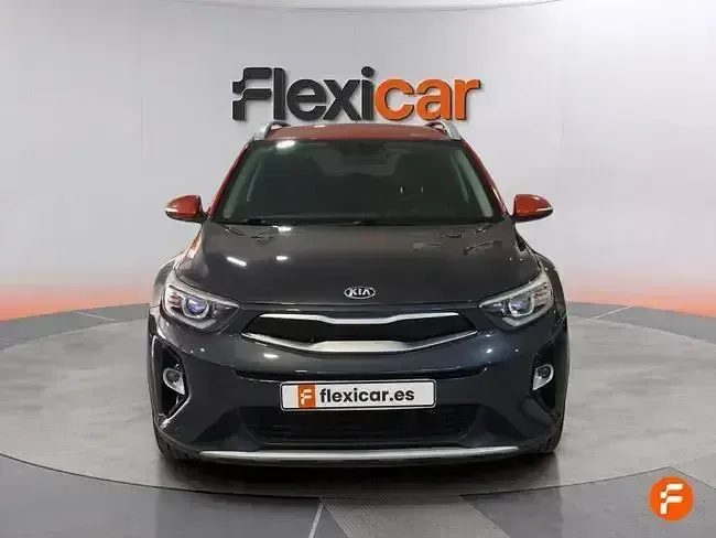 Usado Kia Stonic 120 CV (88 kW) 2018 Gris SUV