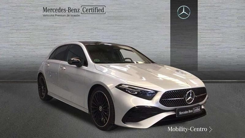 Usado Mercedes A180 109 CV (80 kW) 2024 Gris Utilitario