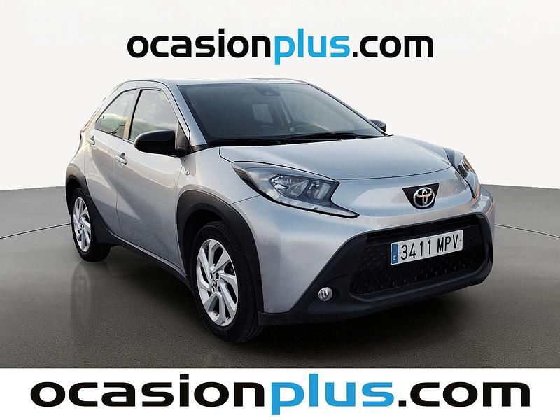 Usado Toyota Aygo X Play 72 CV (52 kW) 2024 Gris SUV