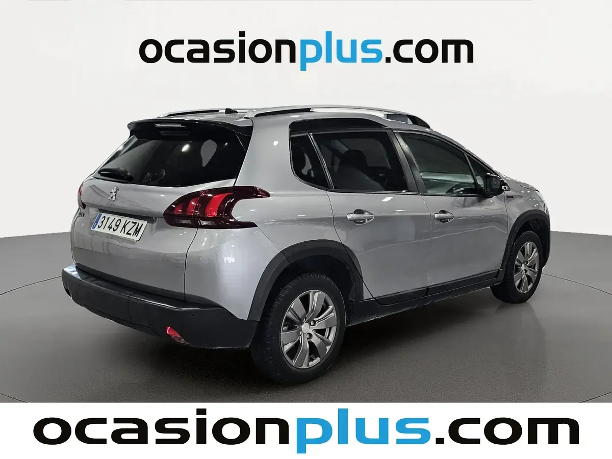 Usado Peugeot 2008 Signature Sky 82 CV (60 kW) 2019 Gris SUV