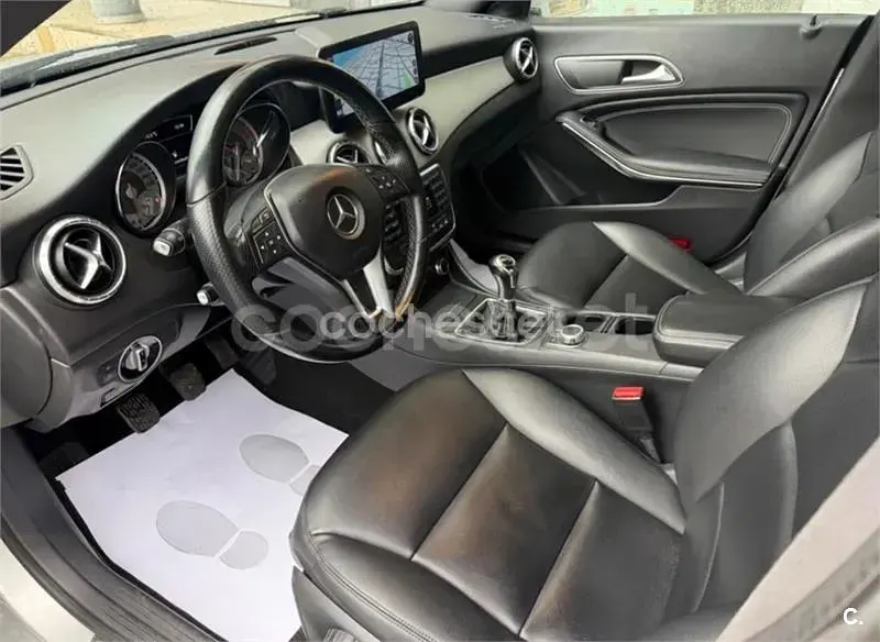 Occasion Mercedes CLA200 Urban 156 PK (114 kW) 2013 Grijs Sedan