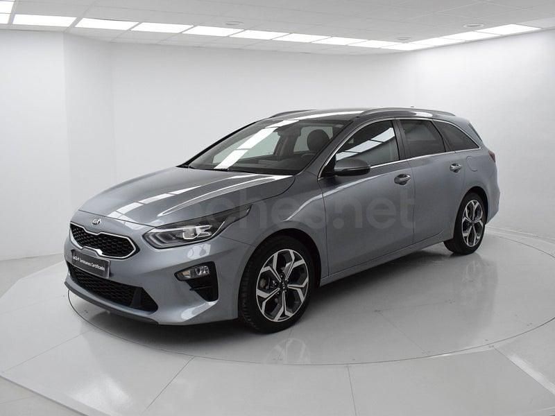 Usado Kia Ceed 136 CV (100 kW) 2022 Gris / plata Utilitario