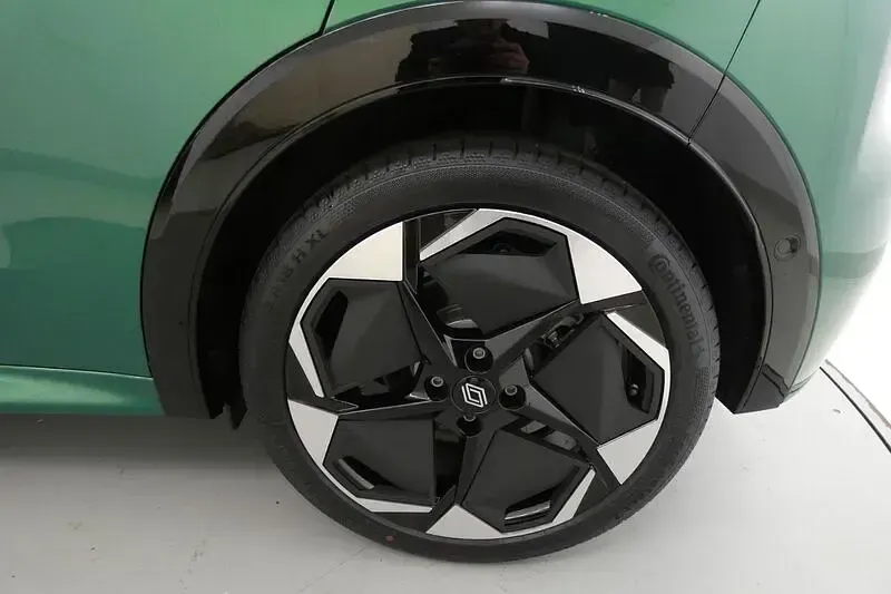 Nuevo Renault Clio V Techno 159 CV (116 kW) 2026 Verde absoluto Berlina
