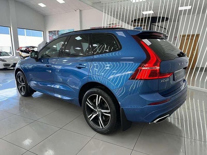 Usado Volvo XC60 R-Design 197 CV (144 kW) 2021 Azul SUV