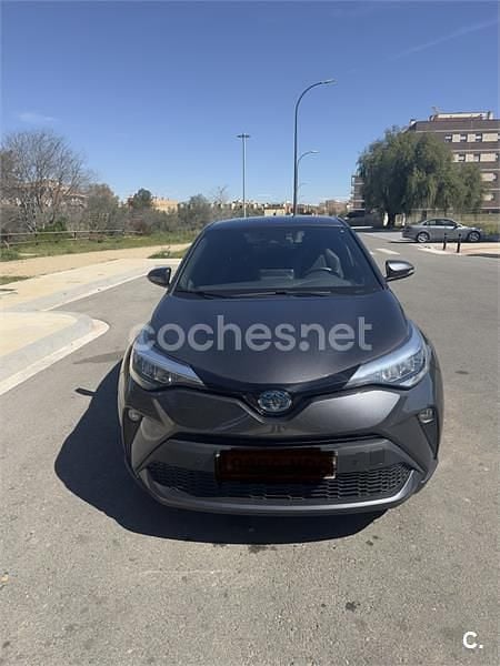 Usado Toyota C-HR Advance 122 CV (89 kW) 2022 Gris / plata SUV
