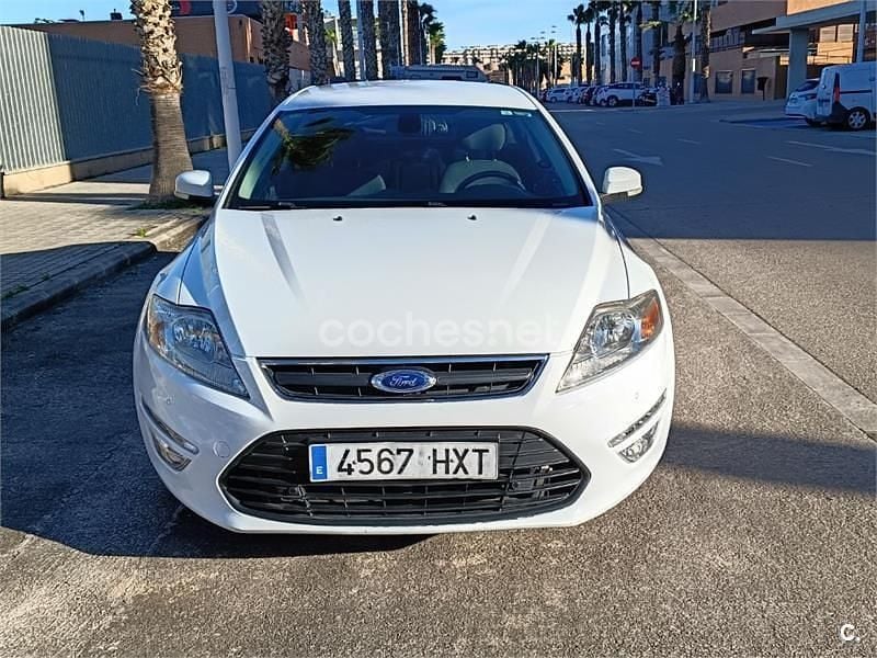 Usado Ford Mondeo Limited 115 CV (84 kW) 2014 Blanco Berlina