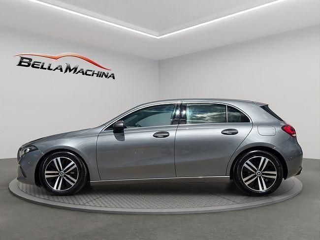 Usado Mercedes A180 116 CV (85 kW) 2022 Gris / plata Berlina