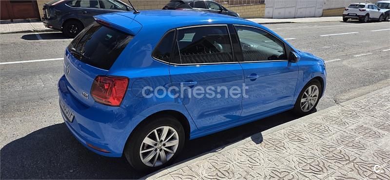 Usado VW Polo Advance 90 CV (66 kW) 2016 Azul Berlina