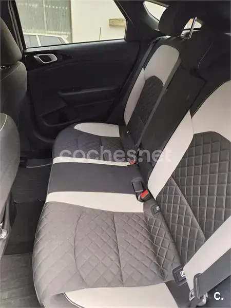 Usado Kia ProCeed GT-Line 140 CV (102 kW) 2021 Blanco Familiar