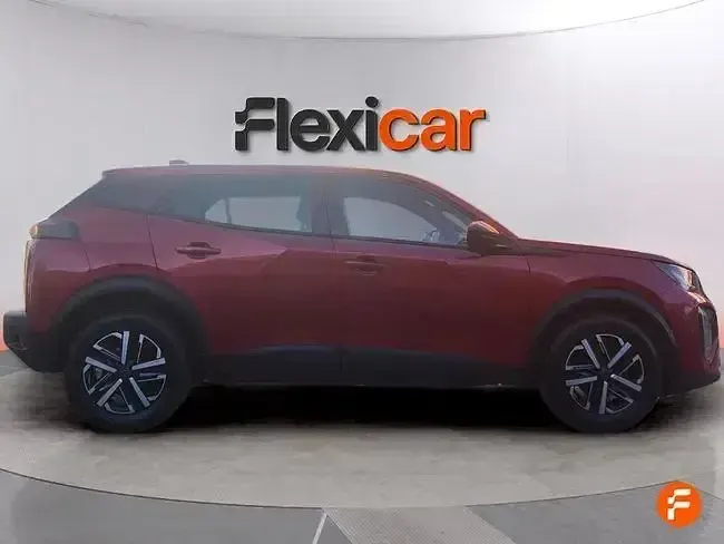 Usado Peugeot 2008 Active 100 CV (73 kW) 2023 Rojo SUV