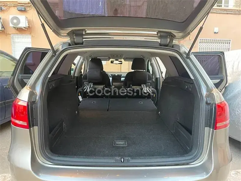 Usado VW Passat 105 CV (77 kW) 2012 Beige Berlina