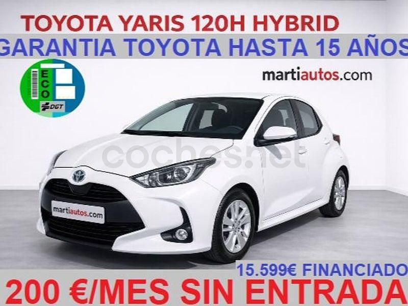 Usado Toyota Yaris Hybrid Active 116 CV (85 kW) 2022 Blanco Berlina