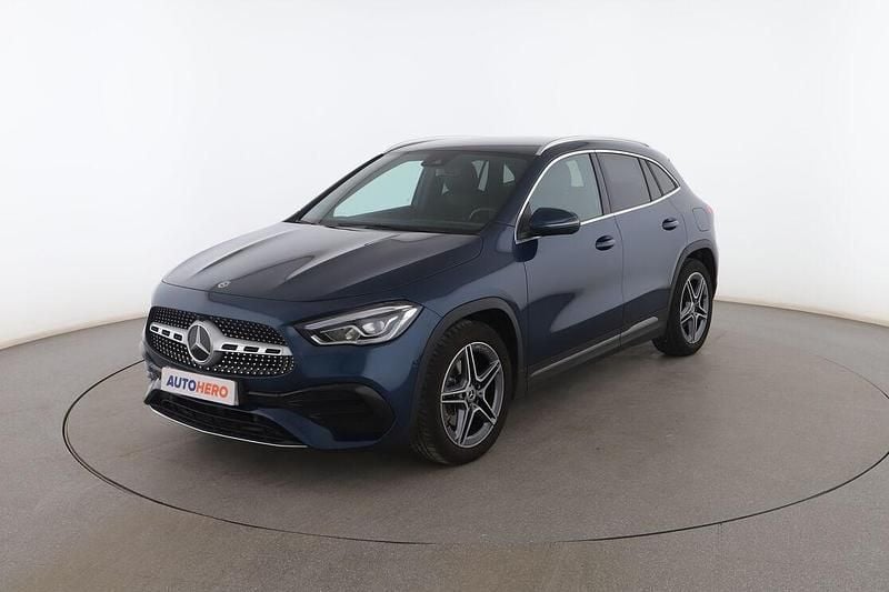 Usado Mercedes GLA180 AMG line 136 CV (100 kW) 2021 Azul SUV