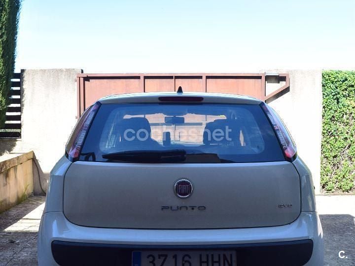 Usado Fiat Punto Easy 75 CV (55 kW) 2011 Blanco Utilitario