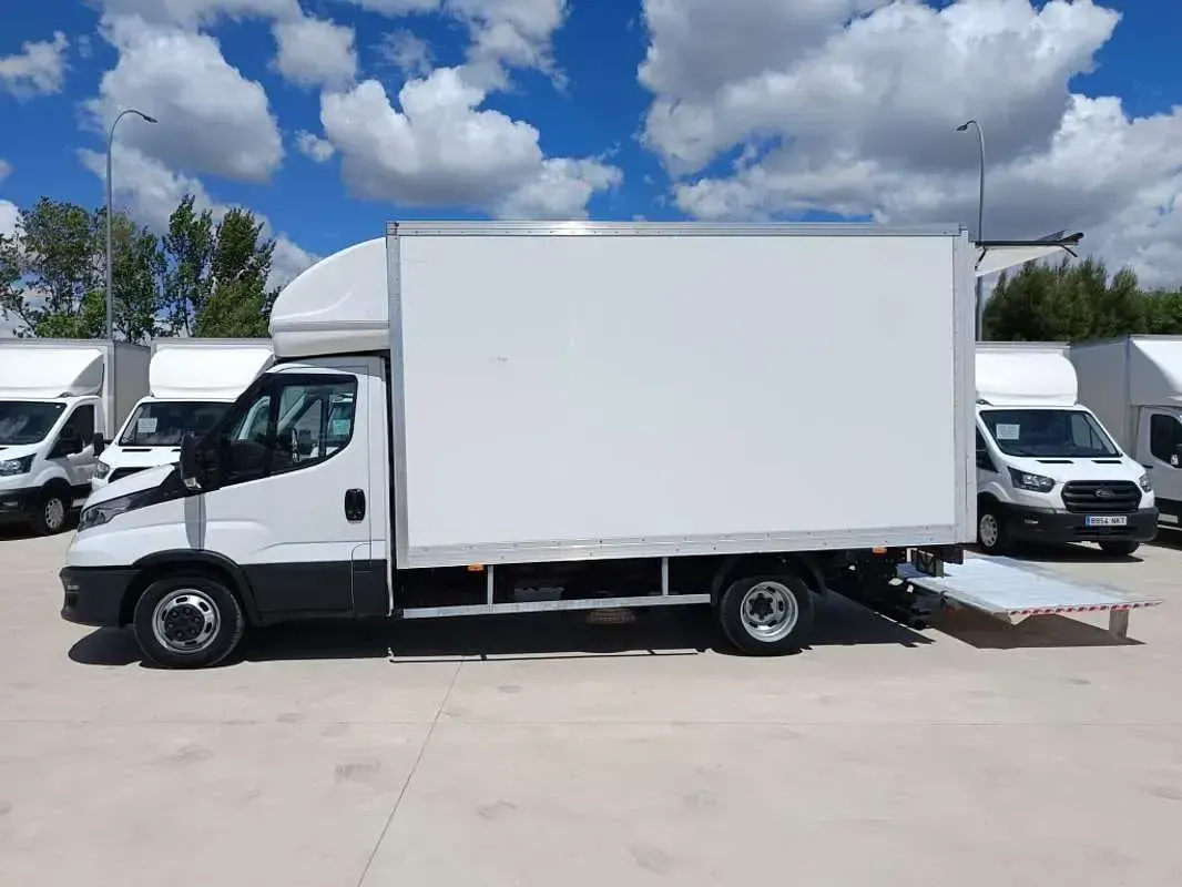 Usado Iveco Daily 160 CV (117 kW) 2021 Blanco Van