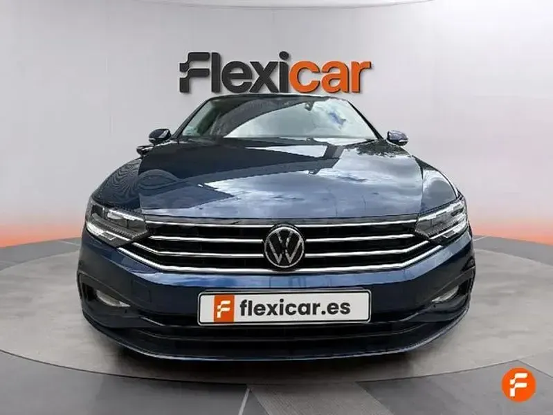 Usado VW Passat Executive 150 CV (110 kW) 2020 Azul Berlina