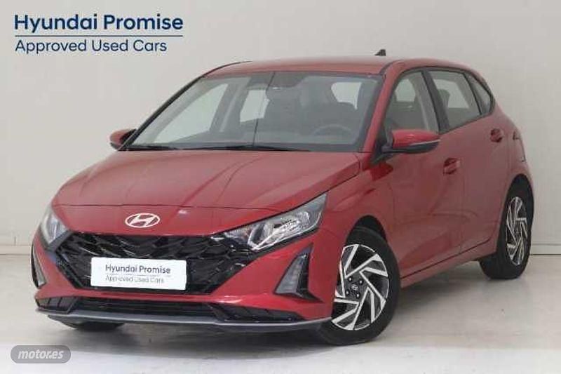Granate Usado 2024 Hyundai i20 Berlina | 17.490 € (Precio justo) - Imagen 1/4