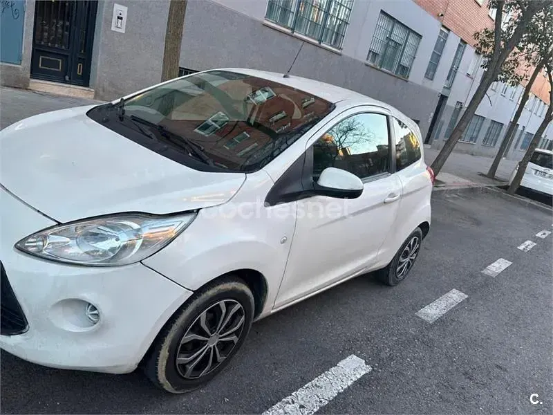 Usado Ford Ka Trend 69 CV (50 kW) 2016 Blanco Berlina